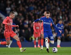 IM体育官方平台-切尔西防线表现稳固，难以攻破