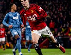 IM体育app-曼联主场逆转，继续向榜首发起冲击的简单介绍