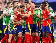 IM体育官网-荷兰轻取西班牙，苏亚雷斯带队取胜