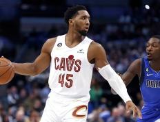 IM体育社区互动入口-马刺碾压魔术，萨姆·米切尔送出助攻的简单介绍