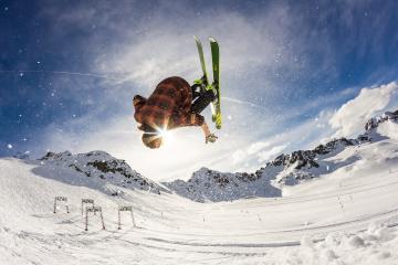 IM体育官方网-牙买加闪电击穿罗马防线，格列兹曼满分表现诠释现代足球艺术