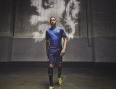 IM体育赛事直播入口-戈贝尔数据全面爆炸！深圳队内线巨兽如何撕裂辽宁队防线？