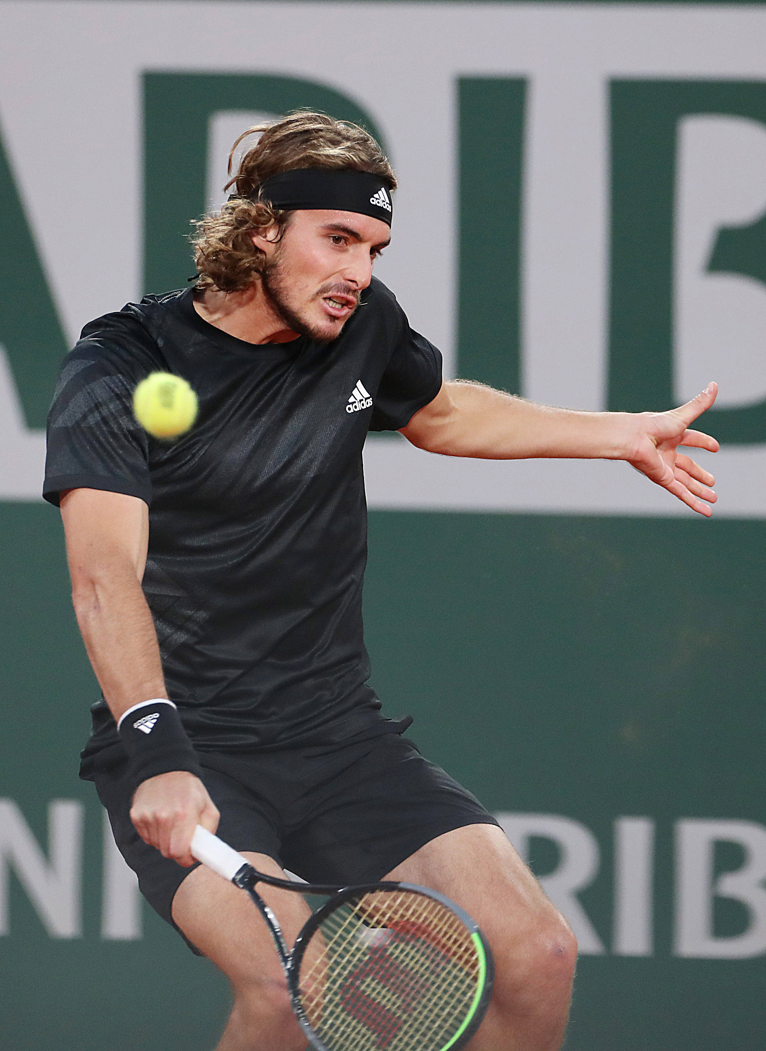 IM体育平台-关于法国网球队强势意大利网球队,西西帕斯送出助攻的信息