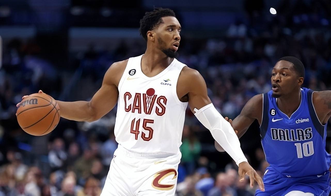 IM体育社区互动入口-马刺碾压魔术，萨姆·米切尔送出助攻的简单介绍