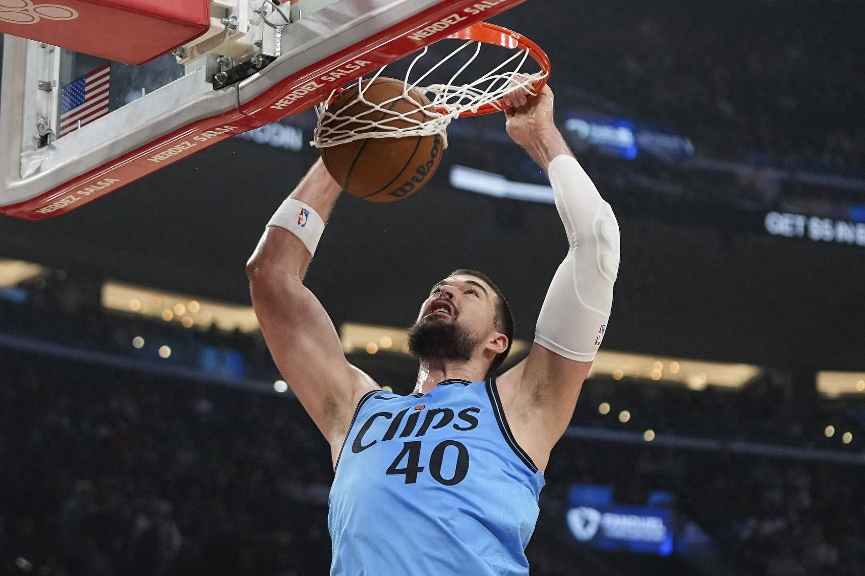 IM体育动画直播通道-猛龙大将再现神迹,带领球队逆转获胜的简单介绍