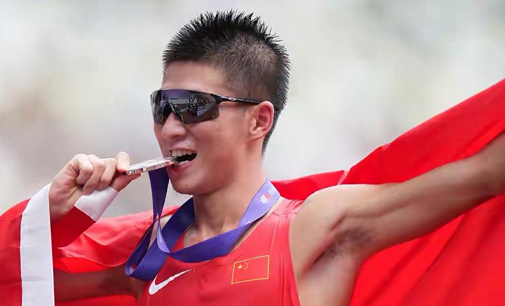 IM体育社区互动入口-决赛背后的故事,让我们看到运动员的拼搏精神