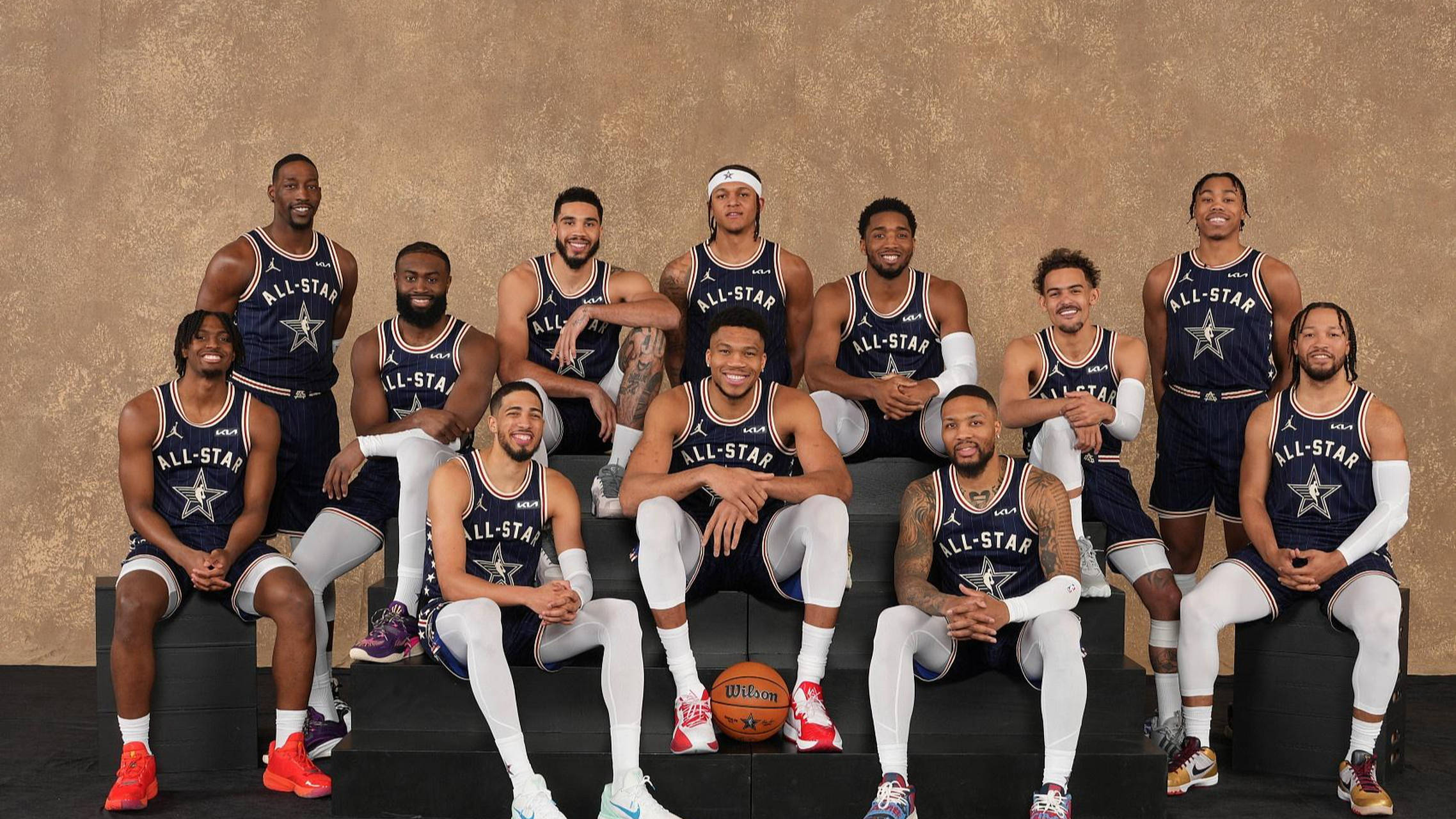 IM体育App下载-NBA全明星赛精彩时刻回顾，球员展现高超技术