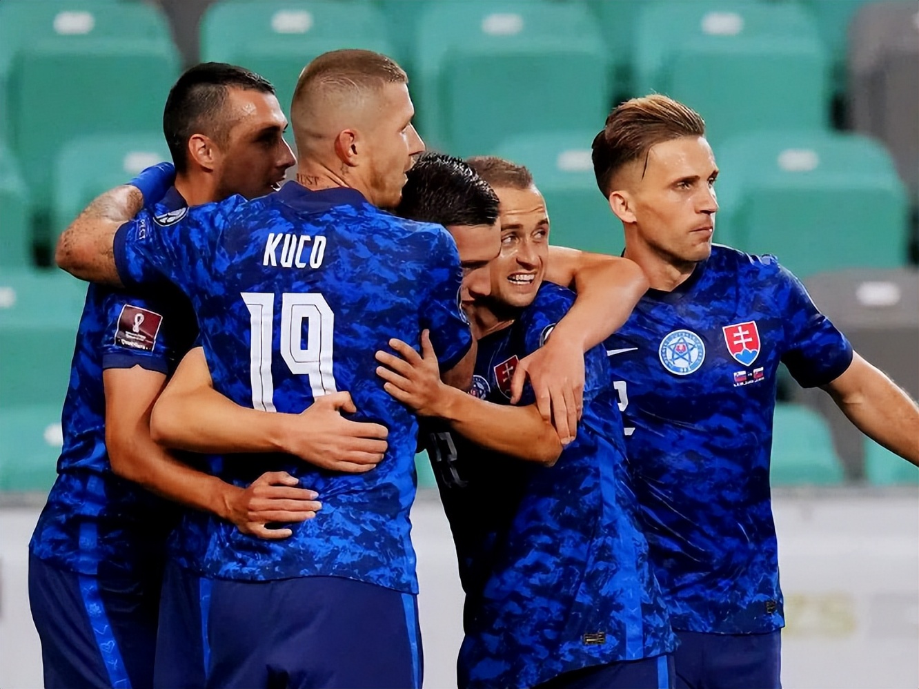 IM体育App下载-包含欧预赛掀起激情风暴,谁能笑到最后?的词条