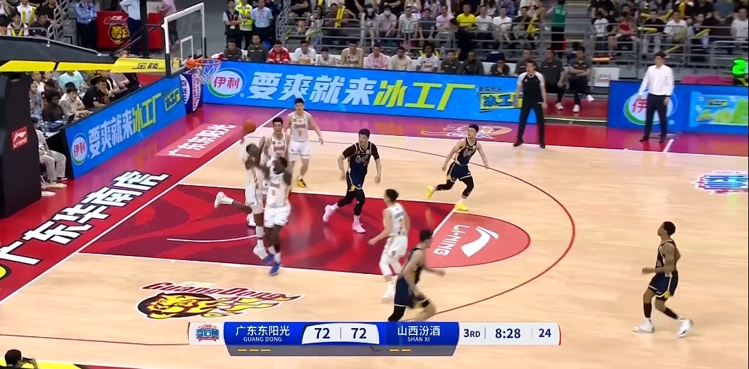 IM体育赛事直播入口-广州男篮主场取胜上海队，结束连败