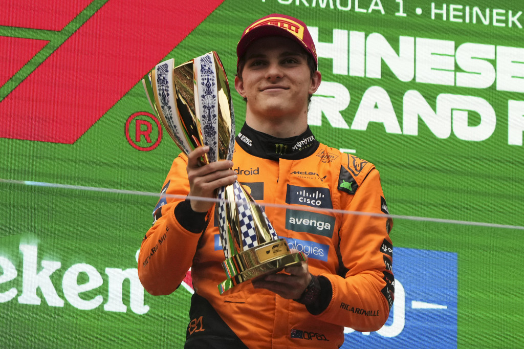 IM体育赛事直播入口-包含迈凯伦完胜阿斯顿马丁，诺里斯刷新纪录的词条